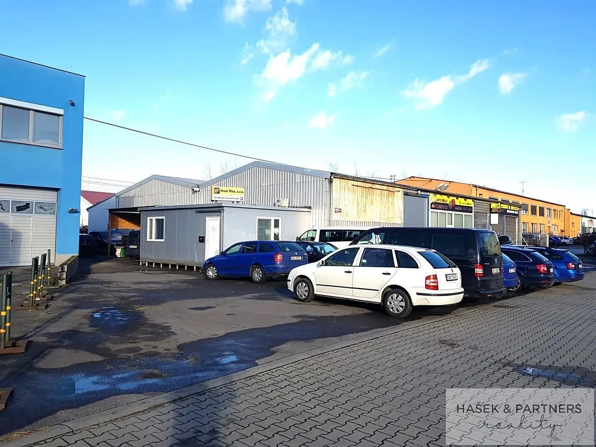 Prodej výrobní haly, prostoru 811 m²